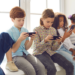 Reino Unido anuncia proibição de redes sociais para menores de 16 anos, com início previsto para a primavera europeia de 2027.