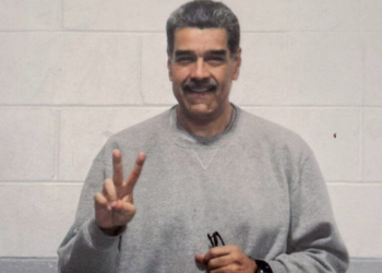 Novas imagens de Nicolás Maduro sob custódia nos Estados Unidos foram divulgadas nas redes sociais. Ex-presidente aguarda julgamento em Nova York.
