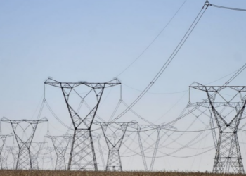 ONS determina redução temporária da geração de energia neste domingo para evitar desequilíbrios no sistema elétrico brasileiro.