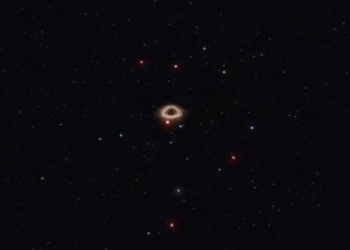 Astrônomos identificam a estrela S301 em uma das órbitas mais rápidas e próximas já observadas ao redor do buraco negro Sagitário A*.