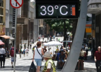 Governo do Rio cria índice multidimensional para identificar riscos do calor extremo e orientar ações preventivas nos 92 municípios.