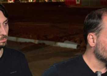 Alexandre de Moraes autoriza visitas de Carlos e Jair Renan Bolsonaro ao pai, mas mantém restrições a atividades políticas e proíbe Flávio.