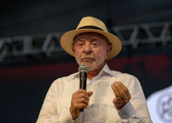 Lula critica Donald Trump e diz que não aceitará interferência dos EUA nas eleições brasileiras; presidente também citou o “Tribunal Eleitoral”.