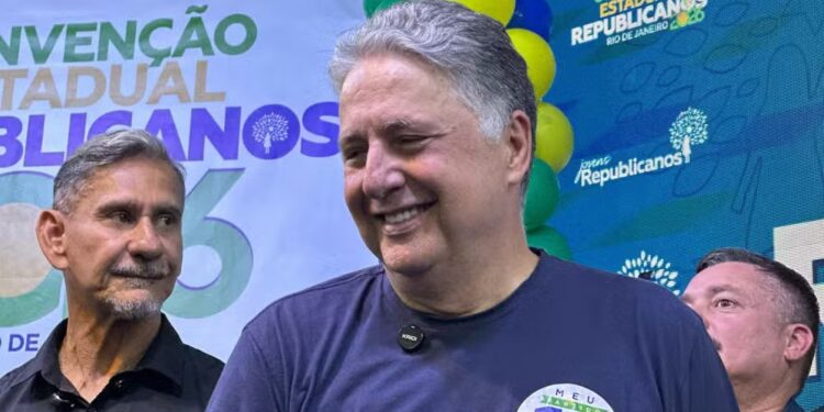 Justiça Eleitoral restringe campanha de Garotinho após condenação por improbidade administrativa. Entenda o que muda.