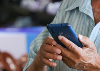 Procon-RJ lança cartilha para orientar consumidores sobre riscos financeiros e comportamentais relacionados às apostas online e jogos de azar.