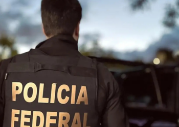 Polícia Federal realiza operação no Rio para investigar suspeita de fraude em pedidos de residência de estrangeiros e uso de documentos falsos.