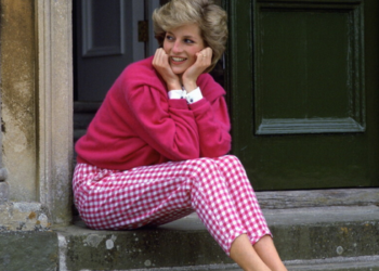 Charles Spencer prepara livro sobre a princesa Diana, com memórias pessoais sobre sua vida, o casamento com Charles III e os acontecimentos após sua morte.