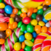 Sonhar com doces pode simbolizar felicidade, amor, prosperidade e desejos. Veja o significado de comer, comprar, vender, receber e oferecer doces.