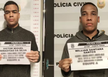 Dois policiais militares foram presos em flagrante após serem reconhecidos por vítimas de um roubo na Zona Leste de São Paulo. Uma adolescente também relatou violência sexual.