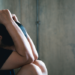 Deam Digital permite que mulheres vítimas de violência no Rio registrem ocorrências e solicitem medidas protetivas pela internet.