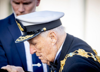 Rei Harald V, da Noruega, morreu aos 89 anos após 35 anos de reinado. Monarca estava internado em Oslo e será sucedido pelo filho Haakon.