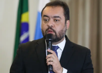 PF deflagra 2ª fase da Operação Sem Refino para investigar suspeitas de irregularidades em licenças ambientais da Refit, no Rio de Janeiro.