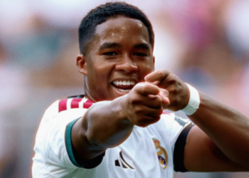Roma avalia contratar Endrick por empréstimo junto ao Real Madrid. Clube italiano estuda opção de compra e negociação com cláusula de recompra.