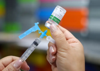 Campanha Nacional de Multivacinação busca atualizar a caderneta de crianças e adolescentes de até 15 anos e reforçar a proteção contra doenças.