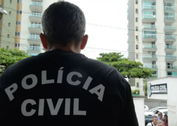 Operação Quimera investiga suposta lavagem de dinheiro ligada ao tráfico no Rio e em Búzios, com movimentações financeiras superiores a R$ 11 milhões.