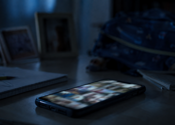 Ex-tenente-coronel do Exército é investigado após companheira encontrar imagens manipuladas por inteligência artificial de meninas, incluindo a própria filha e amigas da jovem.