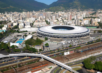 Cirurgião vascular é baleado durante assalto no Maracanã, no Rio. Médico estava em carro blindado e havia sido roubado quatro meses antes.