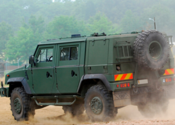  Exército Brasileiro inspeciona primeira viatura blindada Guaicurus 4×4 com componentes nacionalizados antes de novos testes no CAEx.