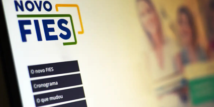 Candidatos na lista de espera do Fies 2026 devem acompanhar o Portal Acesso Único e cumprir as etapas do financiamento dentro dos prazos.