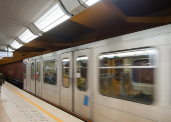 Governo do Rio, BNDES e Coppe/UFRJ firmam acordo para atualizar estudos de expansão das Linhas 2, 3 e 4 do metrô.