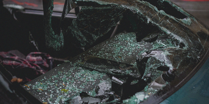 Colisão entre dois carros na RJ-116, em Duas Barras, deixou mãe e bebê de quatro dias mortos. Pai e outra criança ficaram feridos.