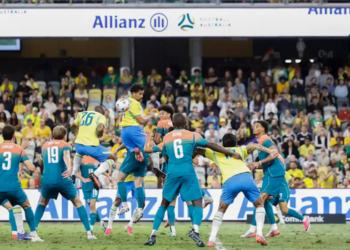 Brasil enfrenta a Austrália nesta terça-feira (29), em Brisbane, com sete mudanças na escalação após empate em 1 a 1 no primeiro amistoso.