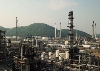 Refit, antiga Refinaria de Manguinhos, tem falência decretada pela Justiça do Rio após processo iniciado em 2015.