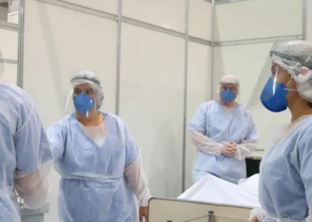 Pesquisa da AMIB e do CFM aponta alto nível de desgaste emocional entre médicos que trabalham em unidades de terapia intensiva.