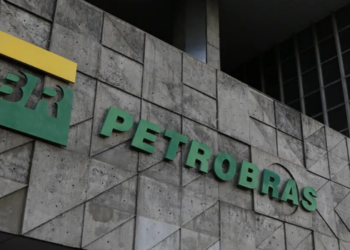 Petrobras batiza Starnav Elektra, navio de apoio às plataformas construído em Santa Catarina com investimento de R$ 450 milhões.