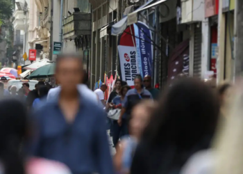 Candidaturas de pessoas que se declaram autistas passaram de 13 em 2022 para 70 nas eleições de 2026, segundo dados do TSE.