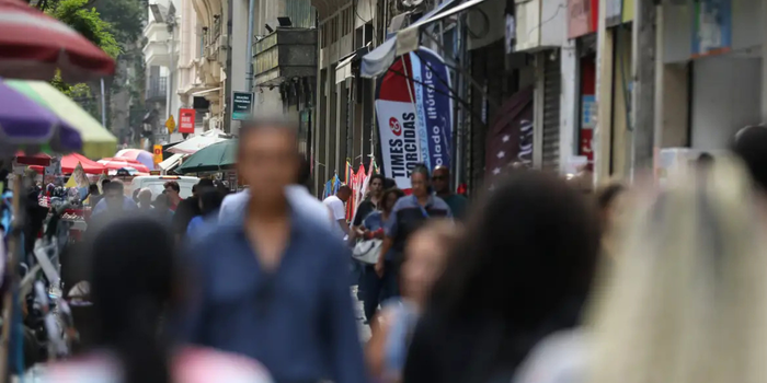 Candidaturas de pessoas que se declaram autistas passaram de 13 em 2022 para 70 nas eleições de 2026, segundo dados do TSE.