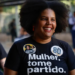 Programa de governo de Samara Martins, da UP, propõe aumento de 100% do salário mínimo, fim da escala 6x1, reestatizações e mudanças econômicas.
