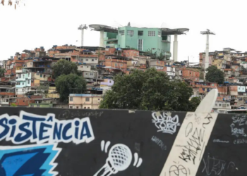 Moradores de favelas do Rio apontam transporte, emprego, educação, saúde, cultura e segurança entre as principais demandas para as eleições de 2026.