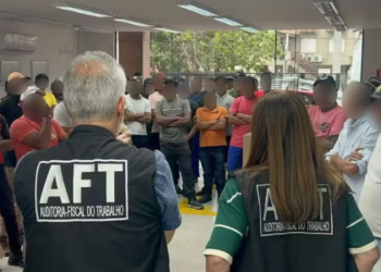 Sessenta e sete trabalhadores são resgatados em Cabo Frio após fiscalização identificar jornadas exaustivas e alojamentos inadequados.