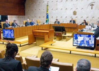 STF decide que mães biológicas e adotivas devem ter os mesmos direitos à licença-maternidade, sem distinção pelo vínculo de trabalho.