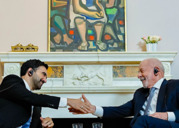 Lula apresenta experiências brasileiras de inclusão social ao prefeito de Nova York antes de participar da Assembleia Geral da ONU.