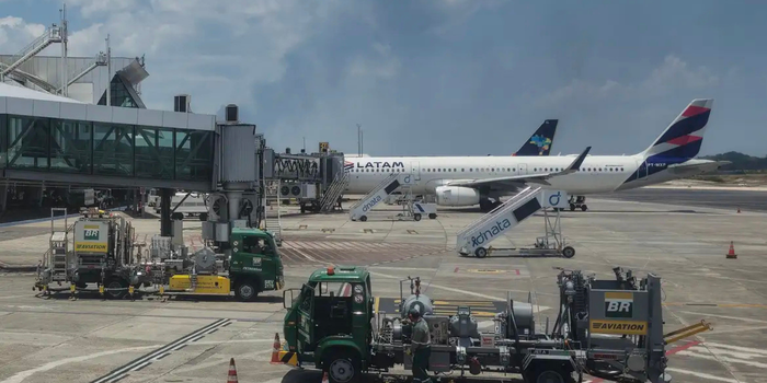Petrobras reajusta em 13,9% o preço do querosene de aviação em setembro, elevando os custos das companhias aéreas brasileiras.