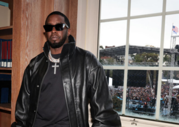 Sean “Diddy” Combs teve a data estimada de libertação da prisão alterada para 5 de fevereiro de 2028, segundo o Departamento Federal de Prisões dos EUA.