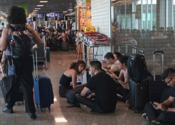 Feriado de 7 de Setembro deve movimentar aeroportos, rodovias e rodoviárias em todo o Brasil, com reforço na fiscalização e milhares de passageiros.