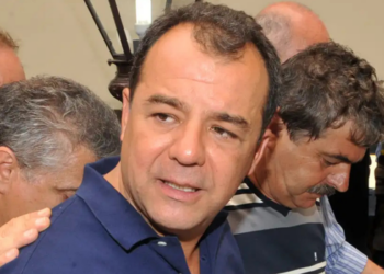 Justiça do Rio condena Sérgio Cabral e outros seis envolvidos por improbidade administrativa após concessão de benefícios indevidos durante sua prisão.