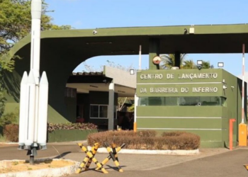 Operação Potiguar 2 testa no Rio Grande do Norte uma plataforma brasileira para experimentos científicos em microgravidade e recuperação da carga após o voo.