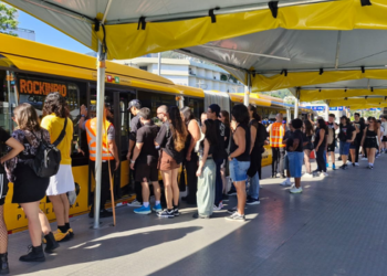 BRT Expresso Rock in Rio transporta cerca de 30 mil passageiros no primeiro dia do festival. Serviço especial custa R$ 29 e funciona pelo aplicativo Jaé.