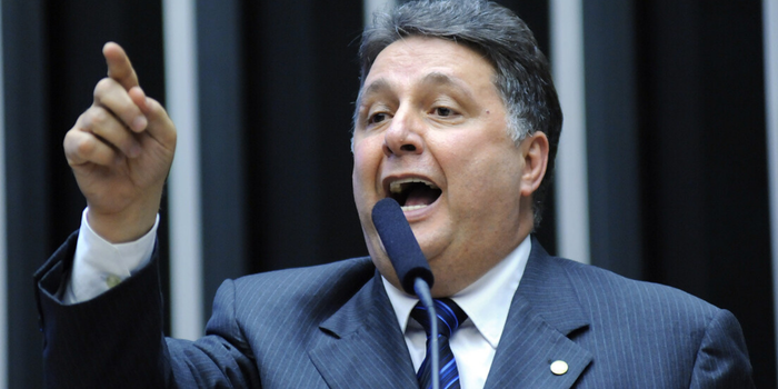Anthony Garotinho propõe rever concessões de água e esgoto no Rio e ampliar a atuação da Cedae caso seja eleito governador.