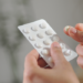 Anvisa aprova o Aquipta (atogepanto), novo medicamento oral para prevenção da enxaqueca em adultos com crises frequentes.