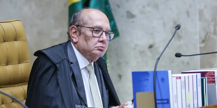 Gilmar Mendes vota no STF pela validade das novas regras de inelegibilidade e propõe que mudanças vigorem por 18 meses antes de revisão pelo Congresso.