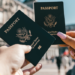 Sonhar com viagem pode simbolizar mudanças, descobertas e novos caminhos. Veja o que pode significar viajar sozinho ou acompanhado da família.
