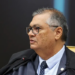 Flávio Dino determina que dados de celulares apreendidos em investigação sobre o filme Dark Horse sejam enviados à Polícia Federal e retira sigilo do material.