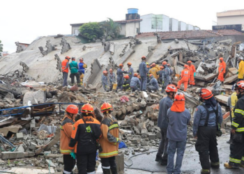 Temporais deixam oito mortos e um desaparecido em São Paulo após chuvas intensas, com desabamentos, enchentes, deslizamentos e quedas de árvores.