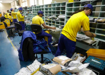 TST determina que os Correios mantenham pelo menos 80% do efetivo trabalhando durante a greve iniciada após impasse nas negociações trabalhistas.