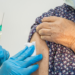 SUS começa a oferecer a vacina Pneumo 20 para pessoas com 85 anos ou mais como estratégia de prevenção contra infecções pneumocócicas.
